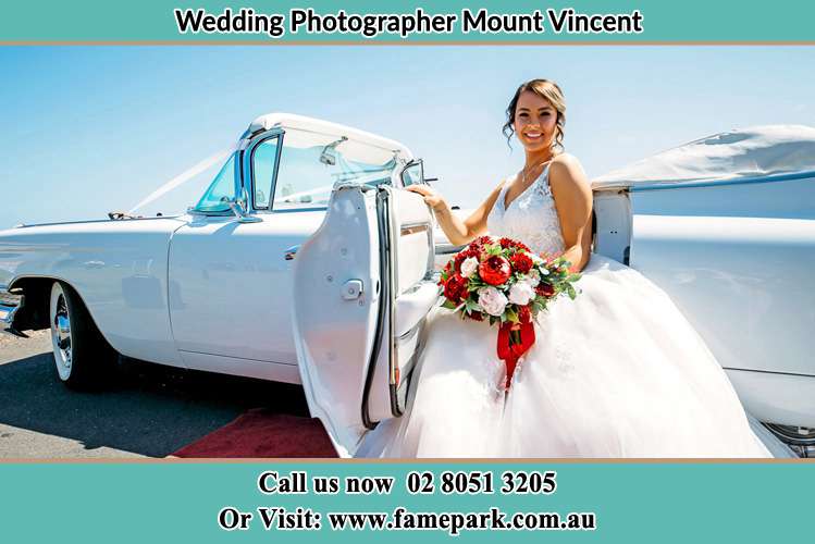 Photo of the Bride went out the bridal car Mount Vincent NSW 2323